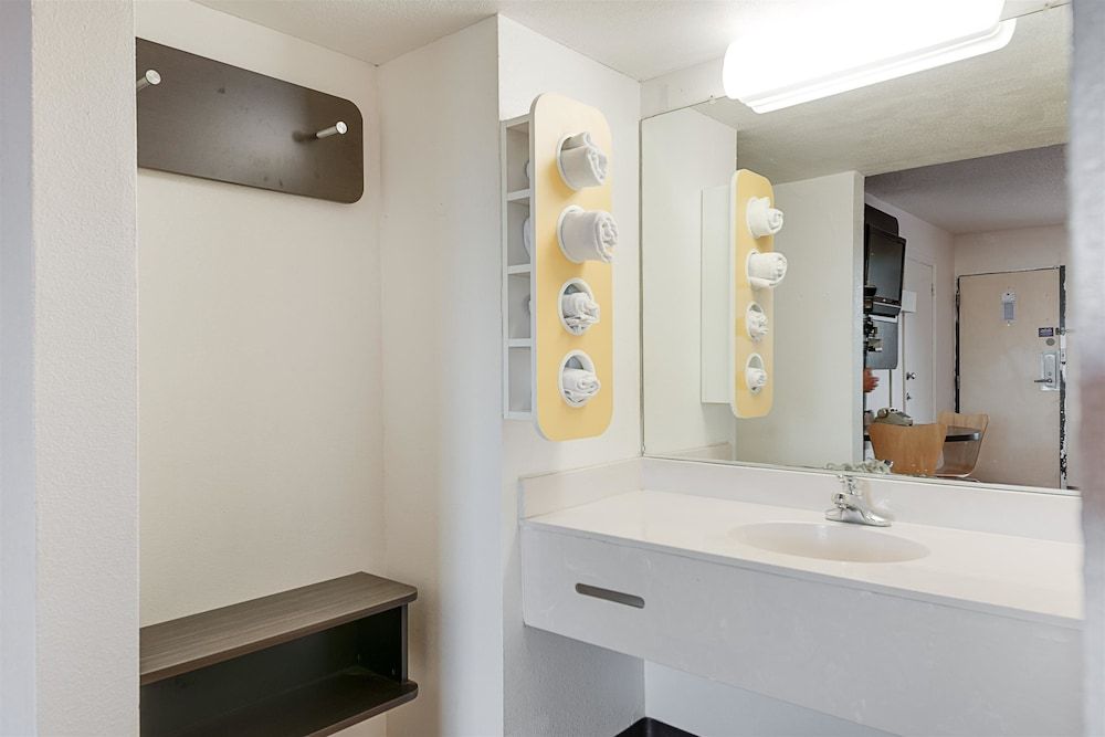 Motel 6 High Point - photo 2