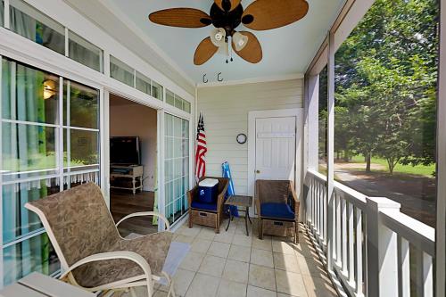 Barefoot Resort - photo 14