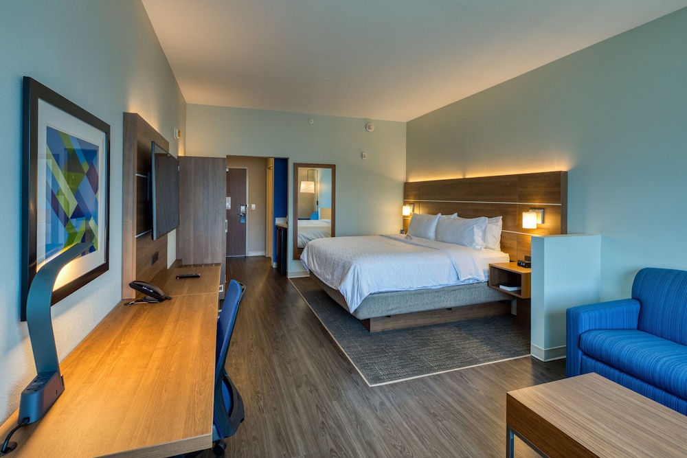 Holiday Inn Express & Suites Charlotte South End by IHG - photo 50