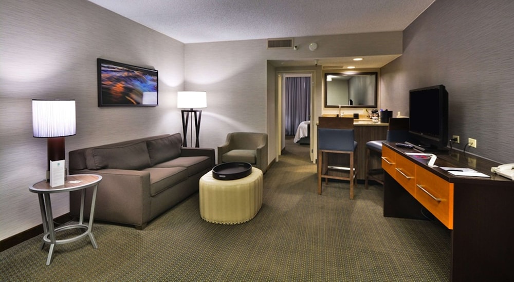 Embassy Suites by Hilton Denver Central Park - photo 19