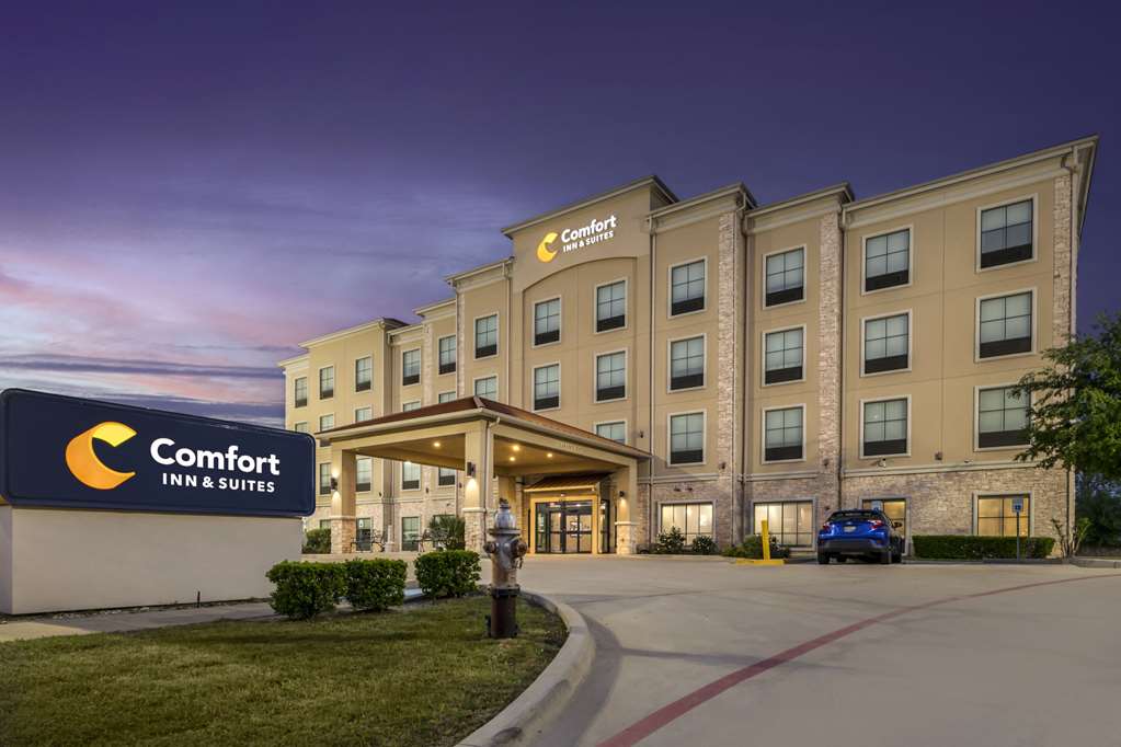 Comfort Inn & Suites Fort Worth Fossil Creek - photo 12