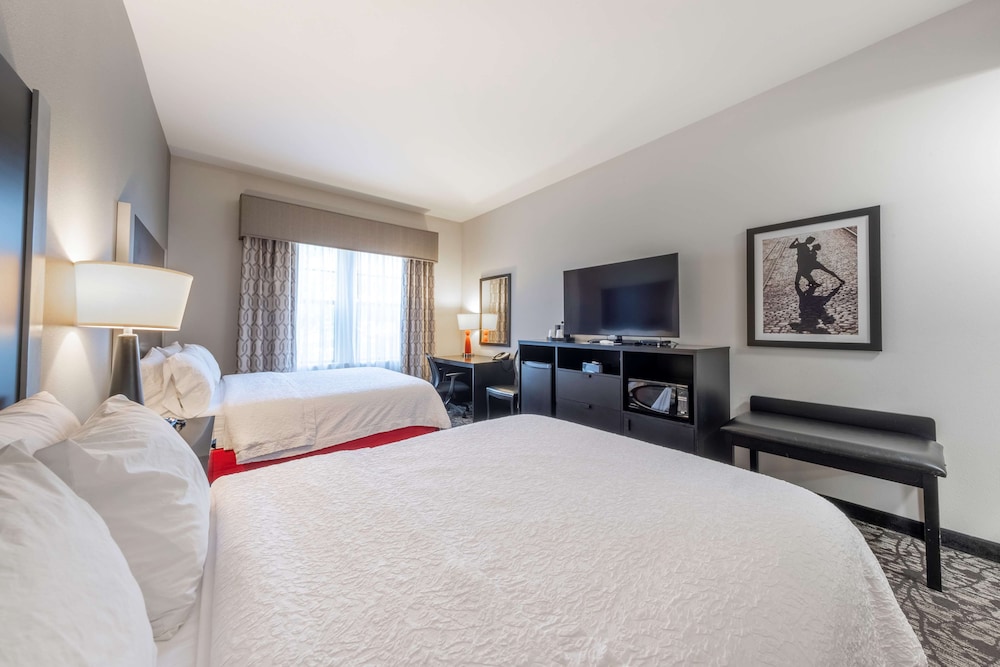 Hampton Inn & Suites DuPont - photo 16