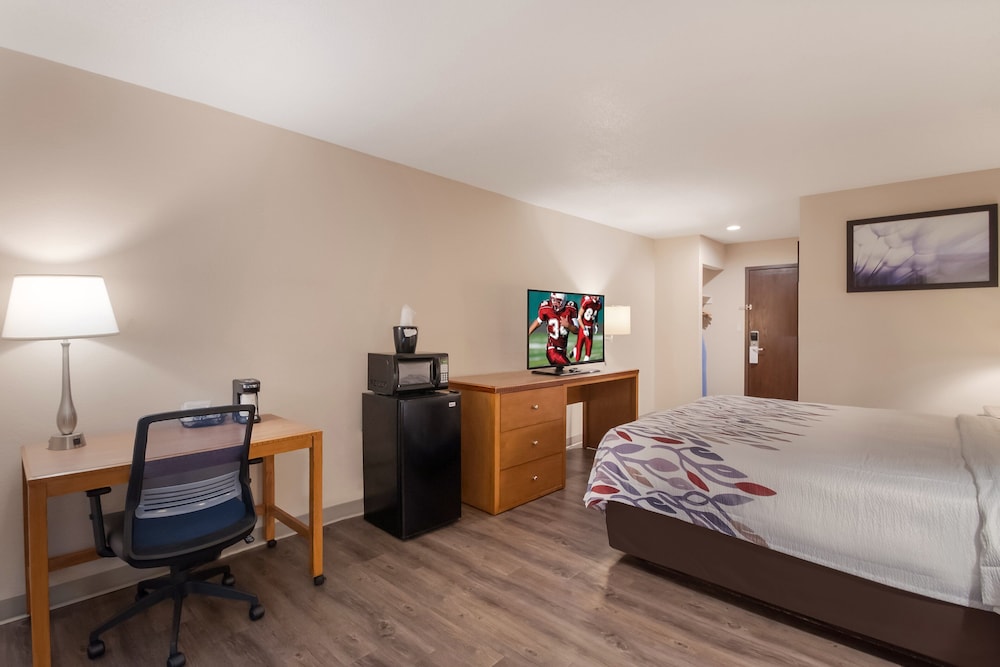 Red Roof Inn Dahlgren Naval Base - photo 11