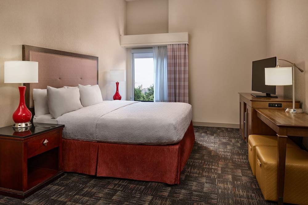 Hampton Inn Boston Logan Airport - photo 10