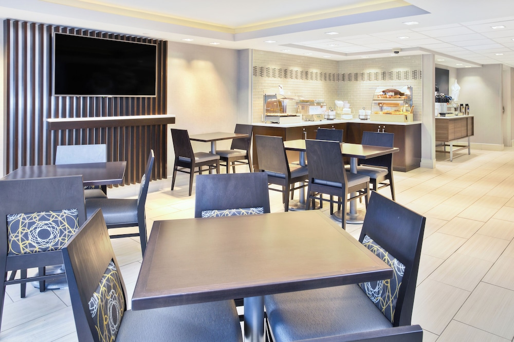 Holiday Inn Express Boston Waltham by IHG - photo 26