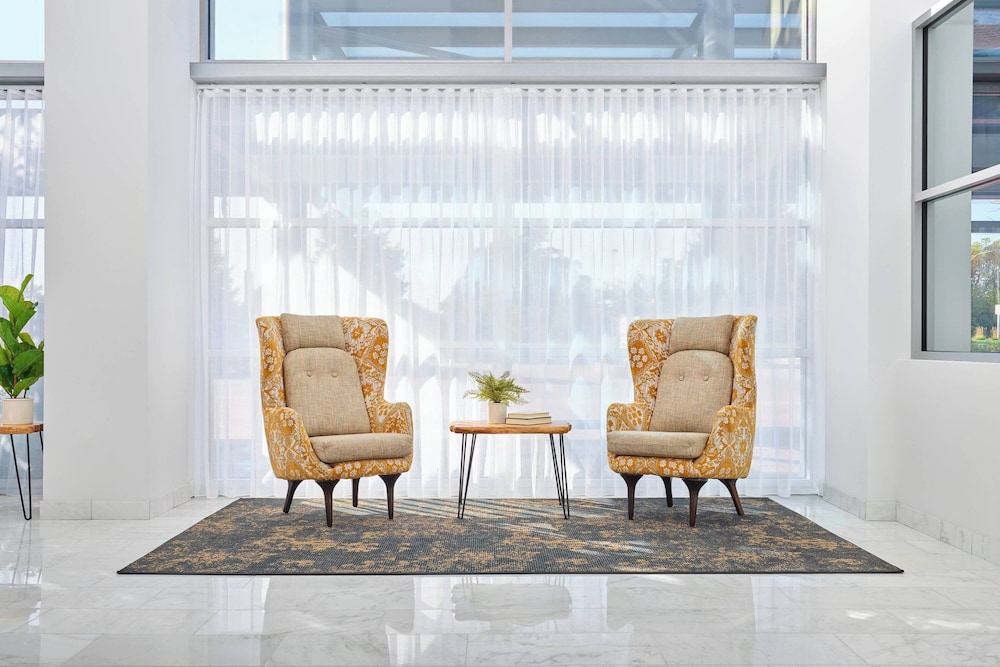 Delta Hotels by Marriott Milwaukee Northwest - photo 2