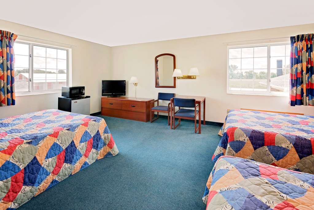 Emmetsburg Hotel and Suites - photo 16