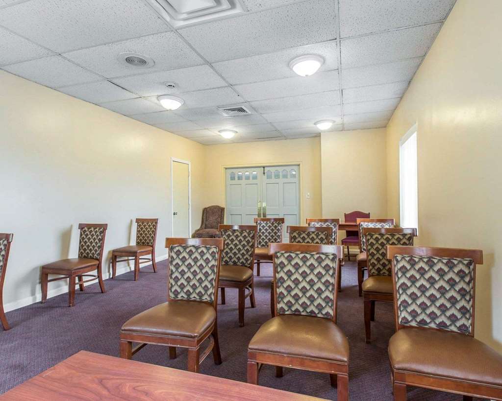 Econo Lodge Dalton West - photo 23