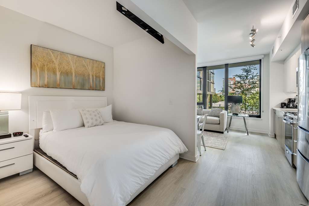 Global Luxury Suites at Capitol Hill - photo 8