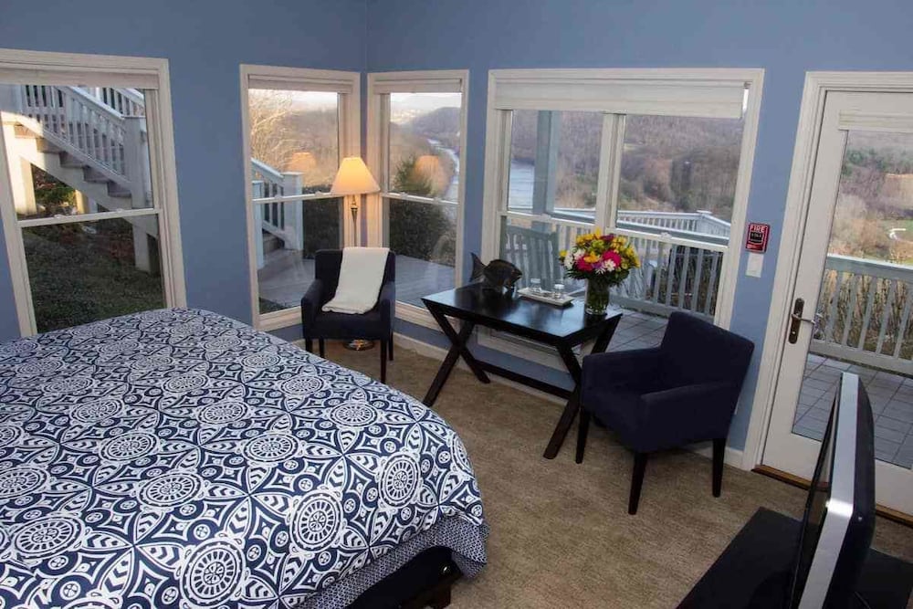 Inn at Riverbend - photo 10