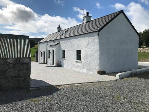 Mournes Family Cottage with Hot Tub — 4-Star Luxury Hotel in Newry, United Kingdom