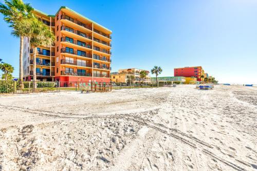 Emerald Isle 103 — 4-Star Luxury Hotel in Saint Pete Beach, United States