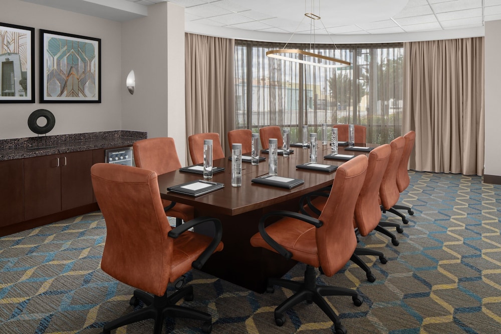 Residence Inn by Marriott Los Angeles Burbank Downtown - photo 35
