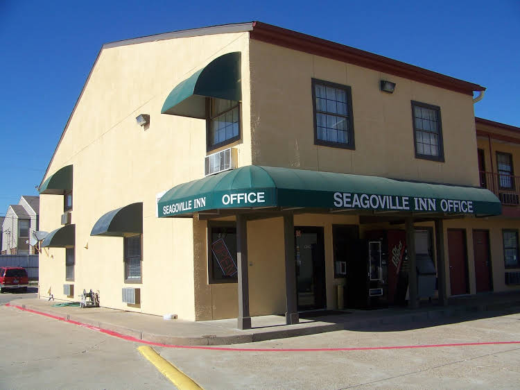Seagoville Inn - photo 3