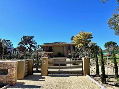 Entre Mer Et Golf a Beauvallon Face a Saint Tropez in Grimaud, France