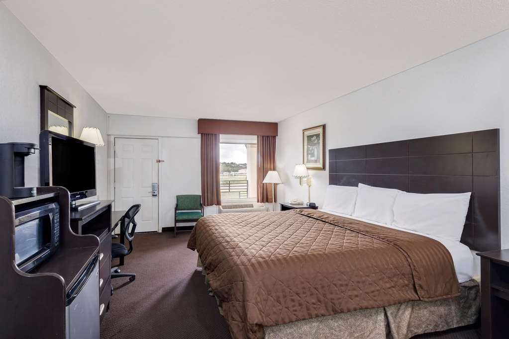 Travelodge by Wyndham Ozona - photo 4