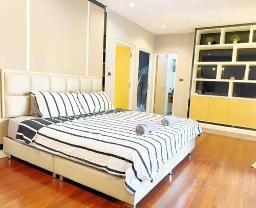 5BRHouse City centre Silom 3min to BTS Saint Louis