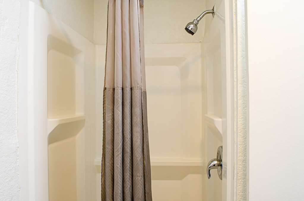 Motel 6 Modesto CA Downtown - photo 18