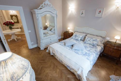 Leopoldo Luxurious Apartment Daily refresh available — 4-Star Luxury Hotel in Florence, Italy