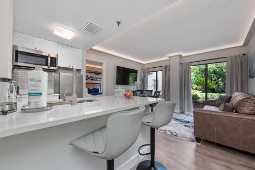 2 Suites at The Enclave Near Universal — 4-Star Luxury Hotel in Orlando, United States