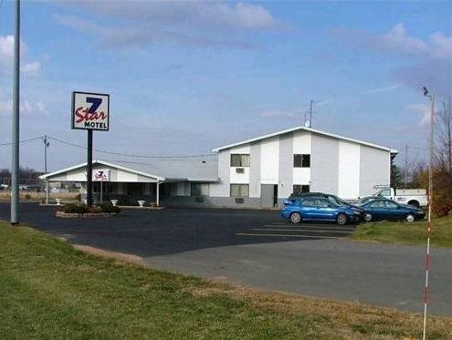 7 Star Inn - carbon neutral hotel in Marshfield