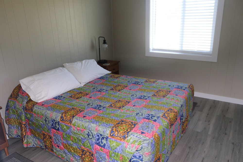 The Lowtide Motel - photo 25