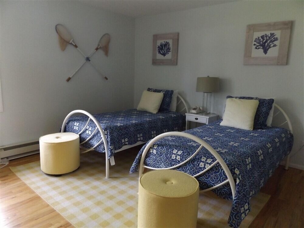 Dering Harbor Inn - photo 5