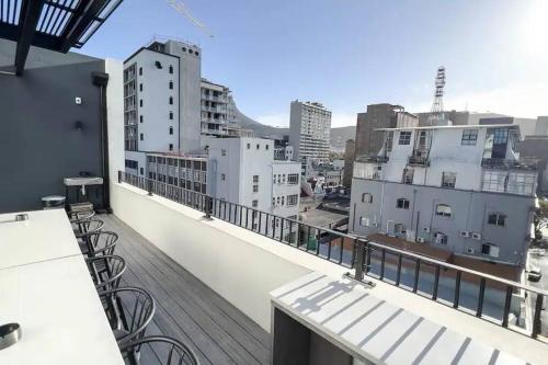 Modern Studio Apartment CoWorking City Views