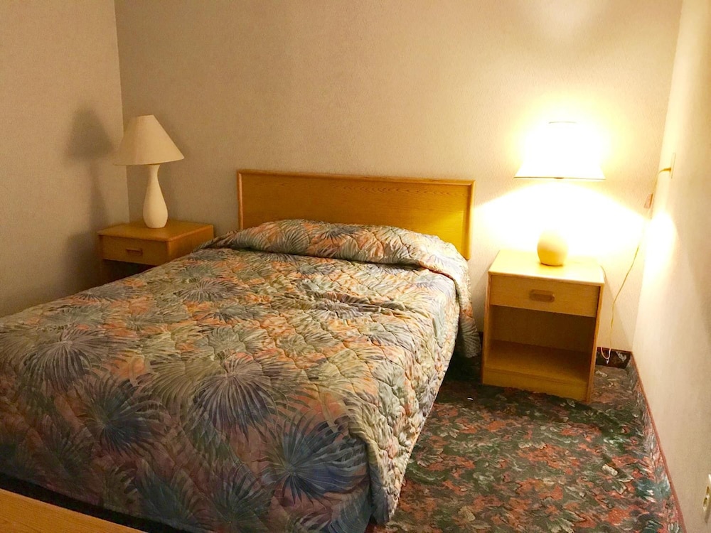 Appletree Inn - photo 13