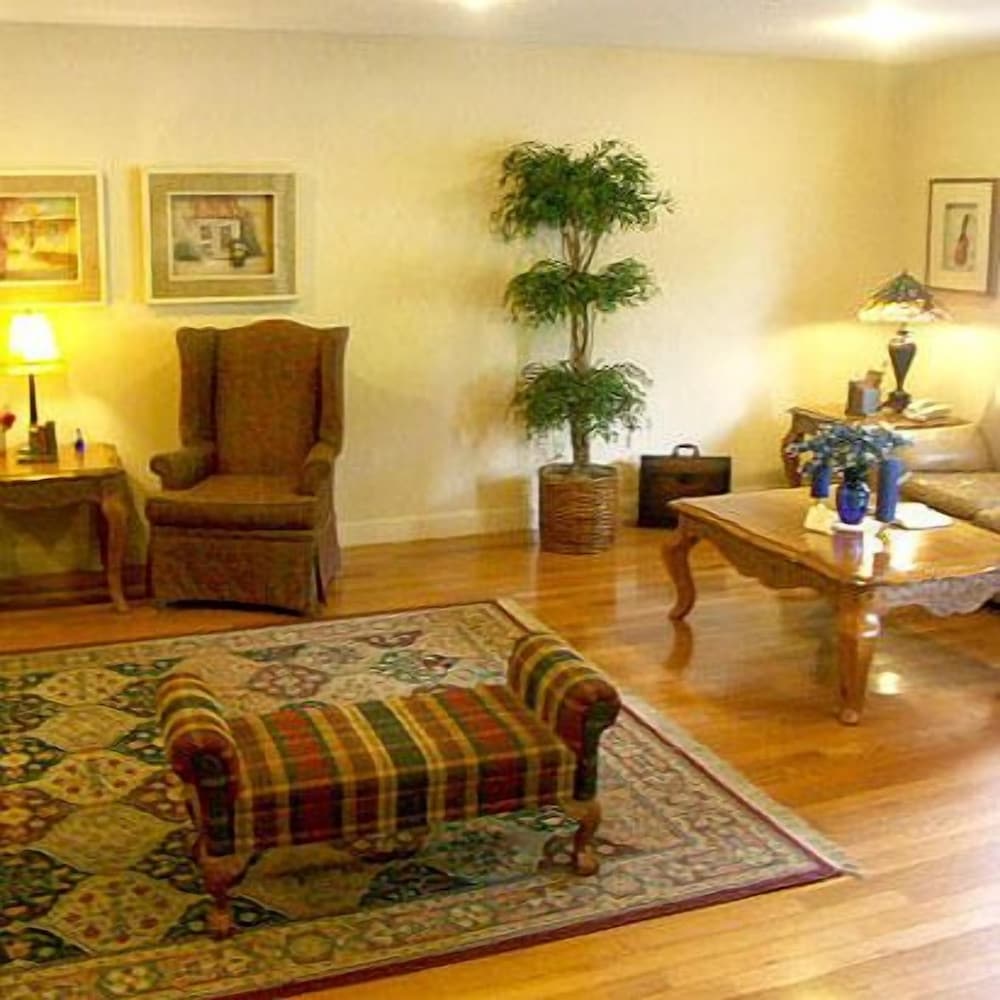 Baymont By Wyndham Mount Vernon Renfro Valley — Mount Vernon