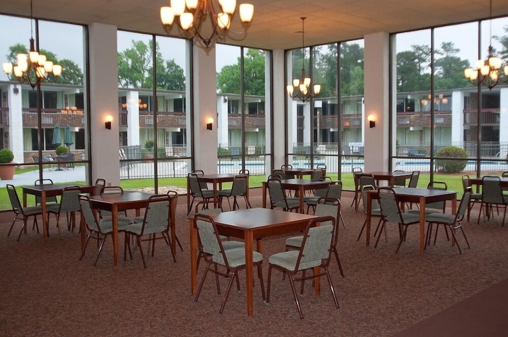 Landmark Inn Hartsville - photo 34