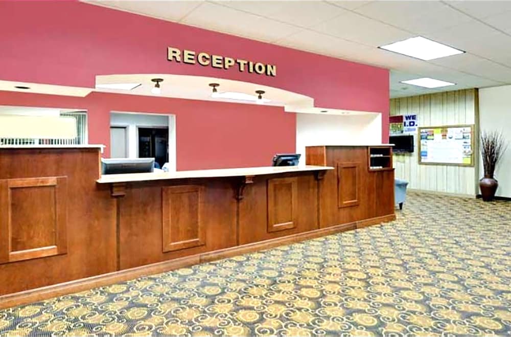 Norwood Inn & Suites Worthington - photo 3