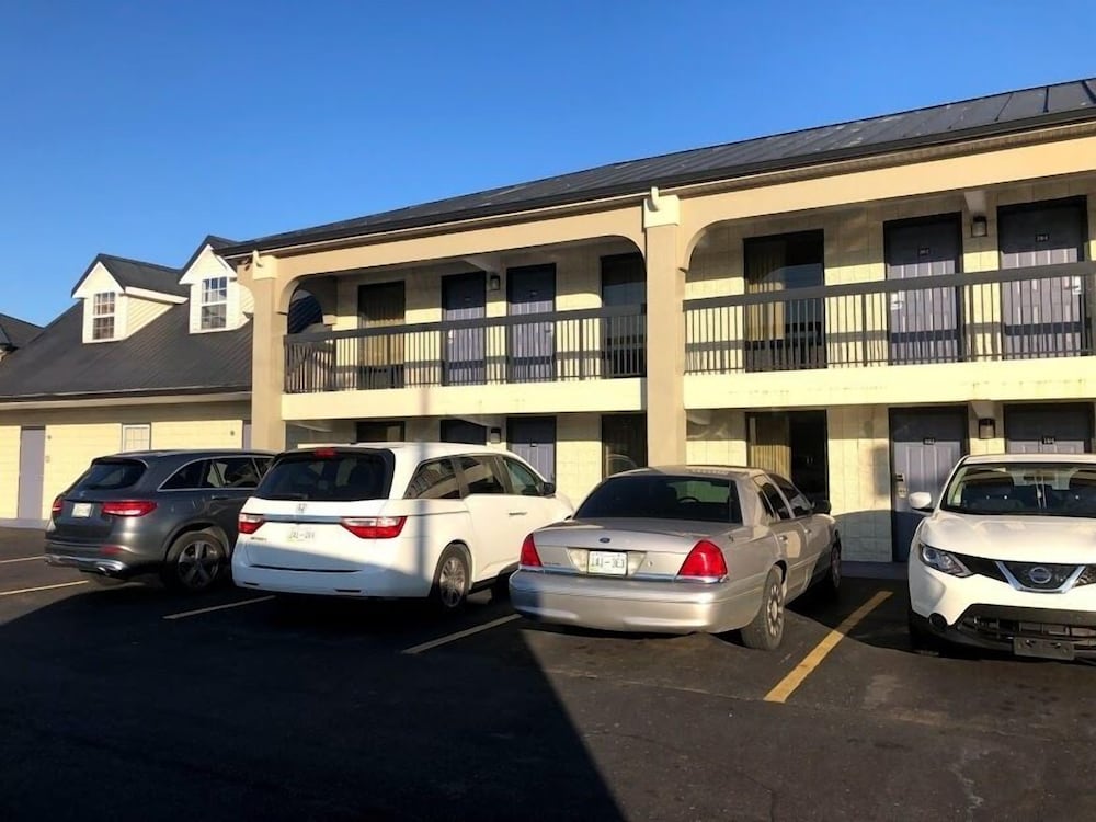 Legacy Inn Sumner - photo 36