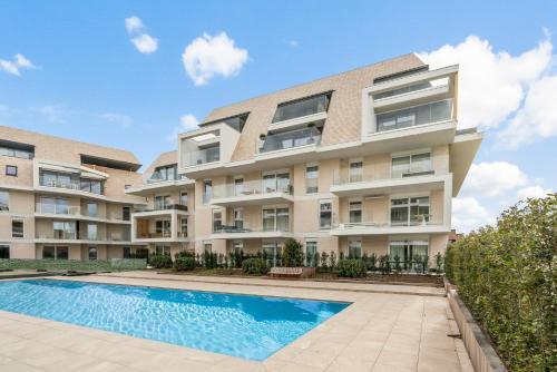 Orion View brand new apartment with swimming pool — 4-Star Luxury Hotel in Nieuwpoort, Belgium
