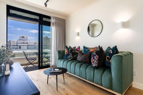 Topaz Views Luxury Apt in Sea Point with views