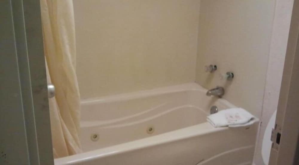 Studio 9 Inn & Suites - photo 12