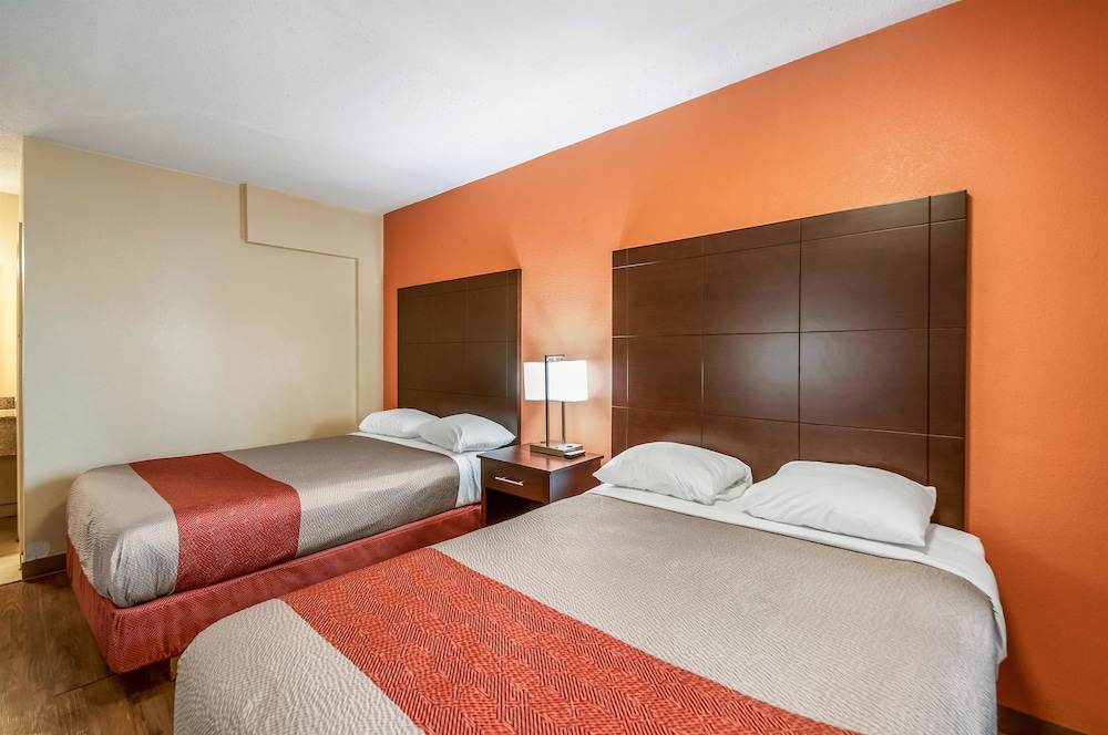 Motel6 Washington DC Convention Center - photo 15