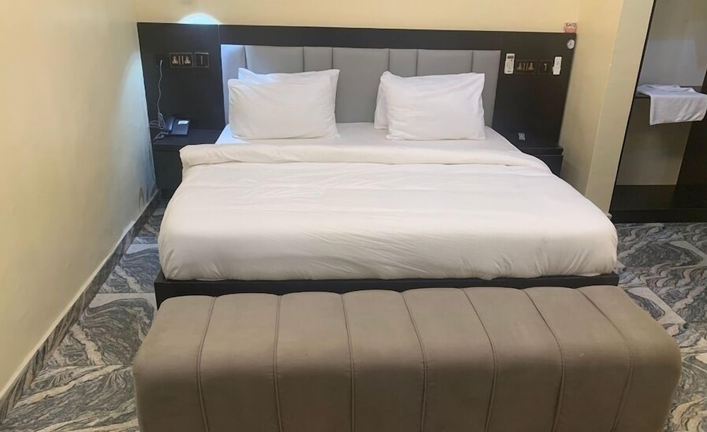 P1 Place Hotel - last minute hotel in Lagos