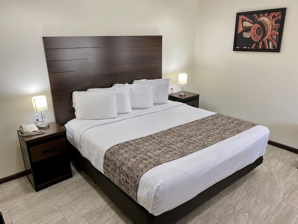 Roswell Inn - photo 5