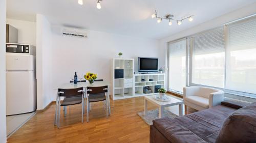 Flexible SelfCheckIns 68 Zagreb Garage Loggia New — 4-Star Luxury Hotel in Zagreb, Croatia
