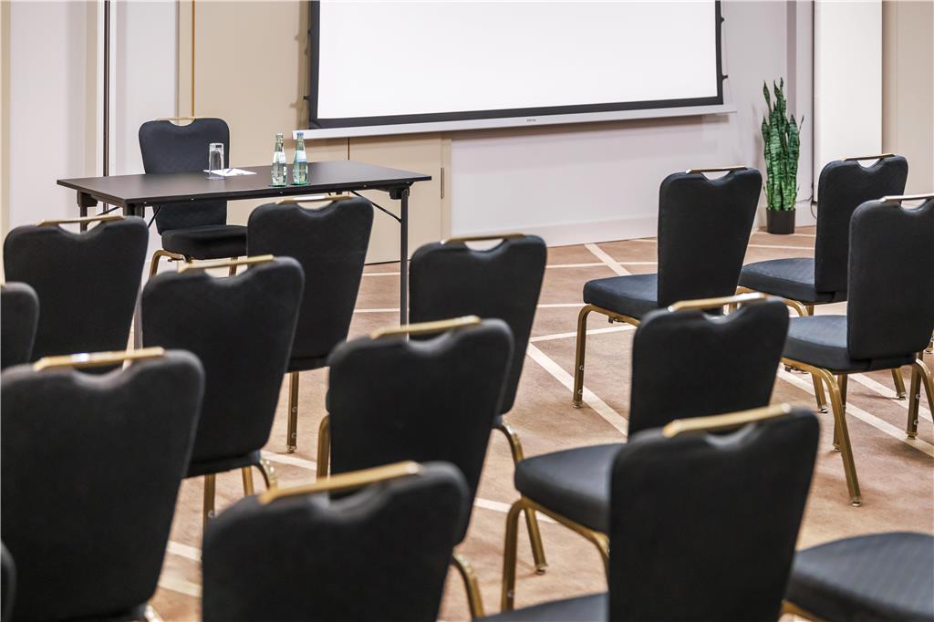 Plaza Suite Theatrer Details