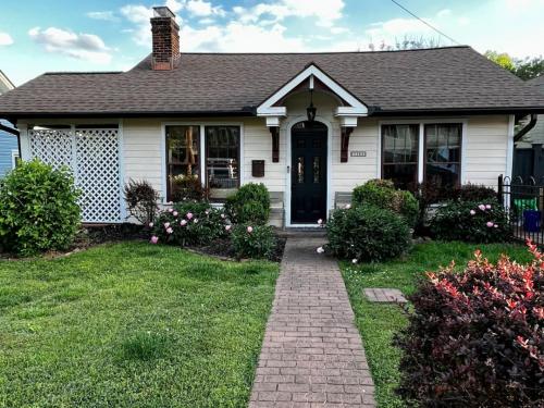 Nashville Fatherland Cottage — 4-Star Luxury Hotel in Nashville, United States