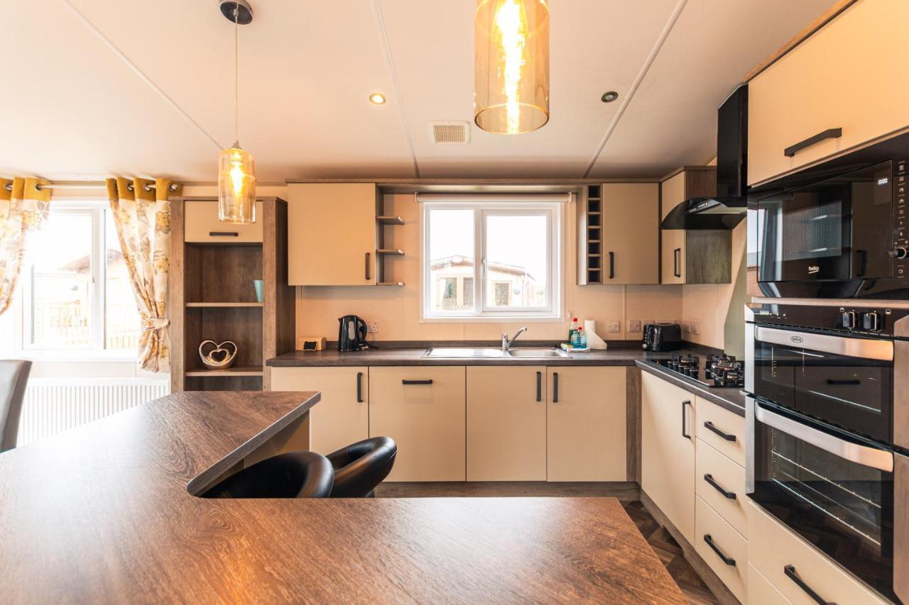Springwell Lodge With Hot Tub