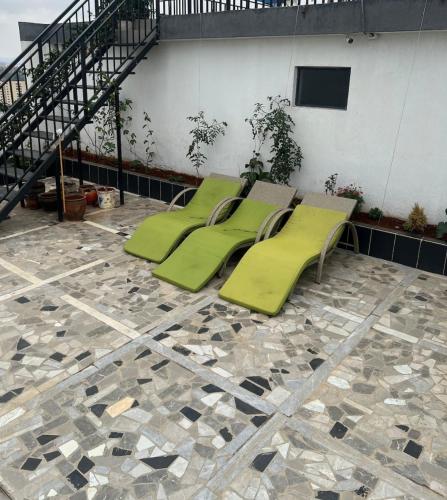 Executive 3 Bedroom All Ensuite With 3 Balconies Gym Netfix Pool