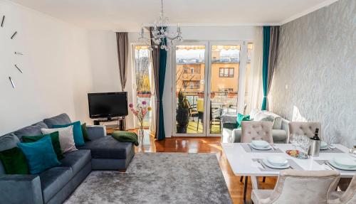 Rossalini Apartment with FREE Parking — 4-Star Luxury Hotel in Budapest, Hungary