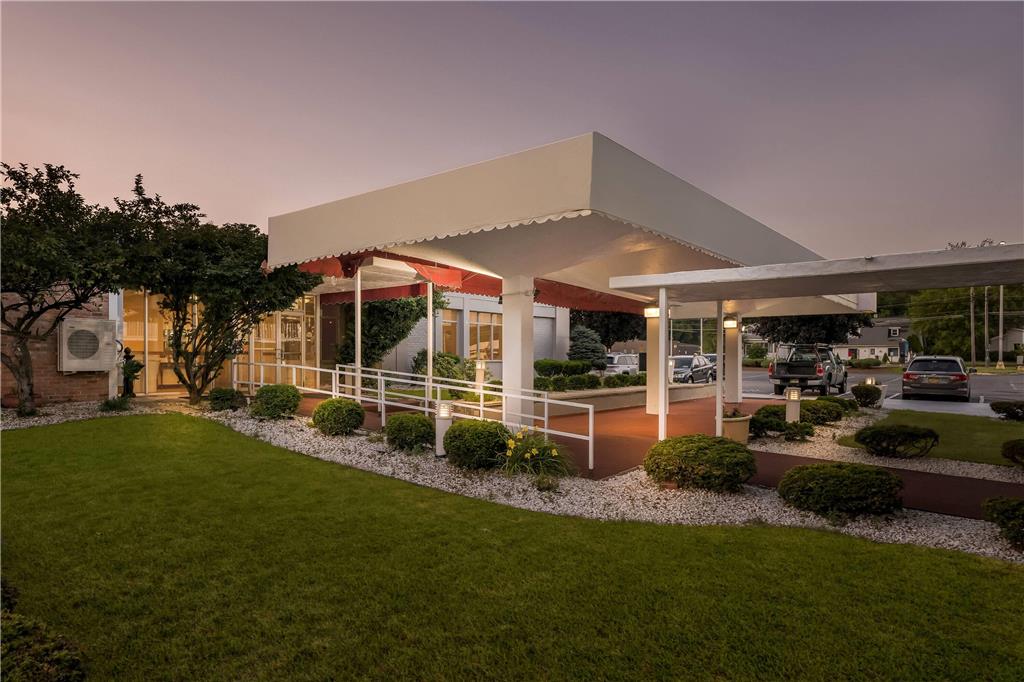 Howard Johnson by Wyndham Albany - photo 8