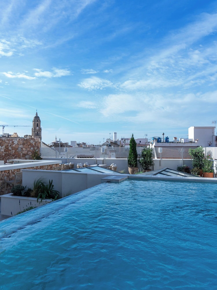 Hotel Well And Come Malaga — Malaga