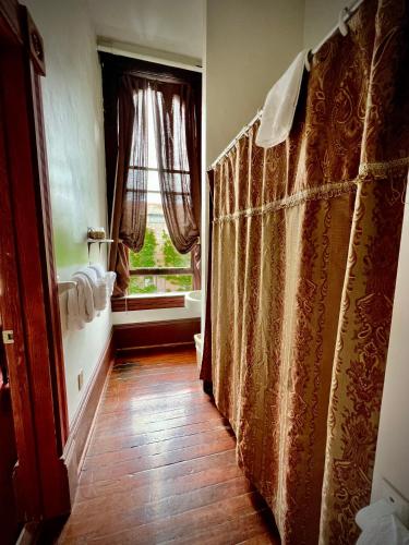 The Monarch Hotel - photo 32