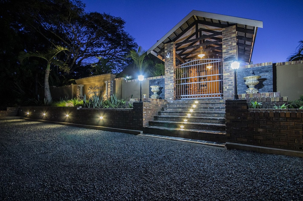 St Lucia Livingston Lodge — 4-Star Luxury Hotel in St Lucia, South Africa