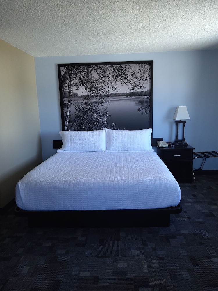 Super 8 by Wyndham Estherville - photo 8